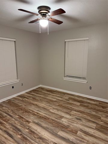 13743 Fm 1409, Old River-winfree, TX 77535