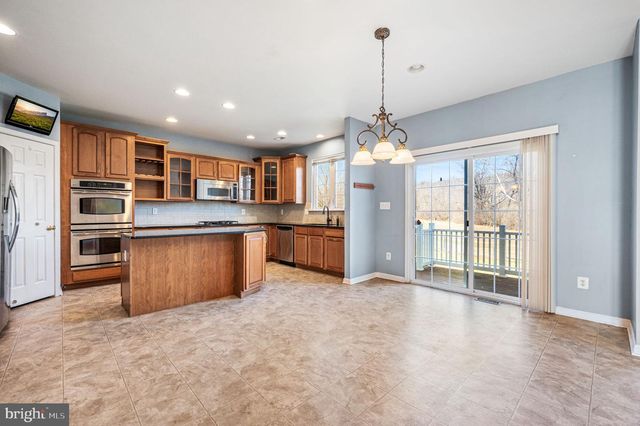 102 HAVEN CIR, Coatesville, PA 19320