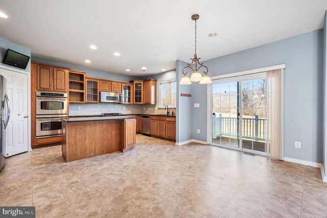 102 HAVEN CIR, Coatesville, PA 19320