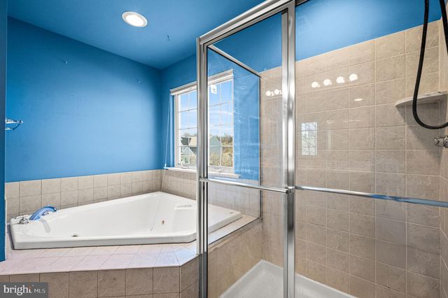 102 HAVEN CIR, Coatesville, PA 19320