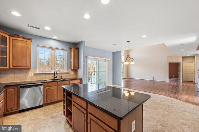102 HAVEN CIR, Coatesville, PA 19320