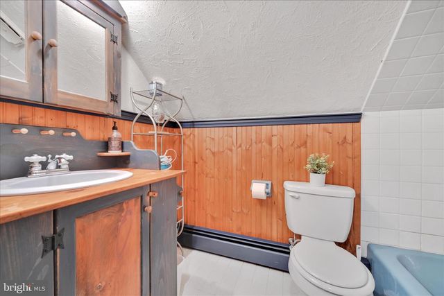 85 GERNANTS CHURCH RD, Leesport, PA 19533