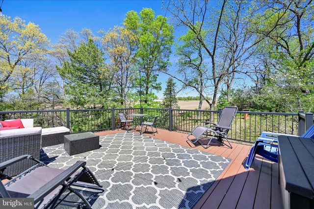 85 GERNANTS CHURCH RD, Leesport, PA 19533