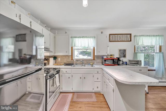 85 GERNANTS CHURCH RD, Leesport, PA 19533