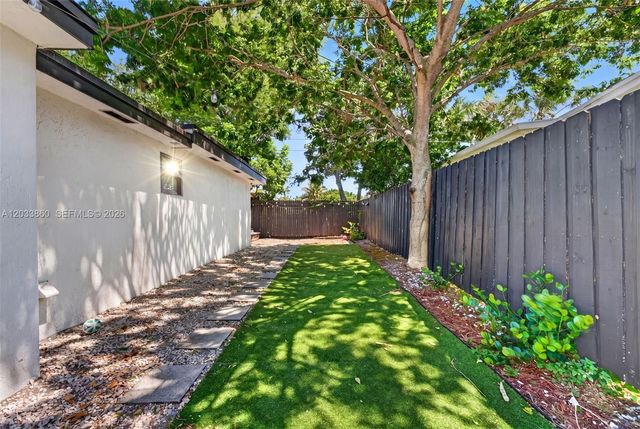 1464 NE 28th Street, Pompano Beach, FL 33064