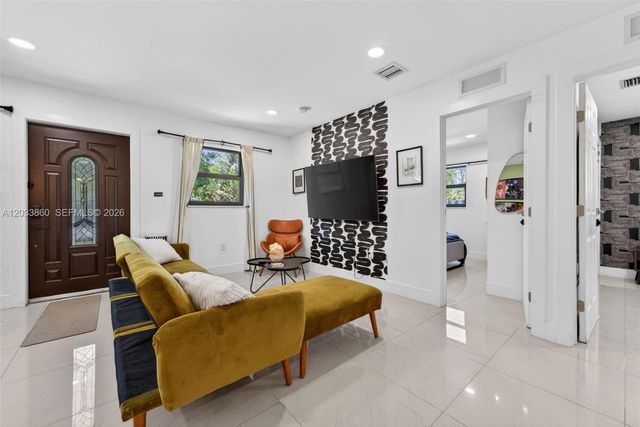 1464 NE 28th Street, Pompano Beach, FL 33064