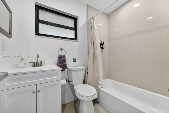 1464 NE 28th Street, Pompano Beach, FL 33064