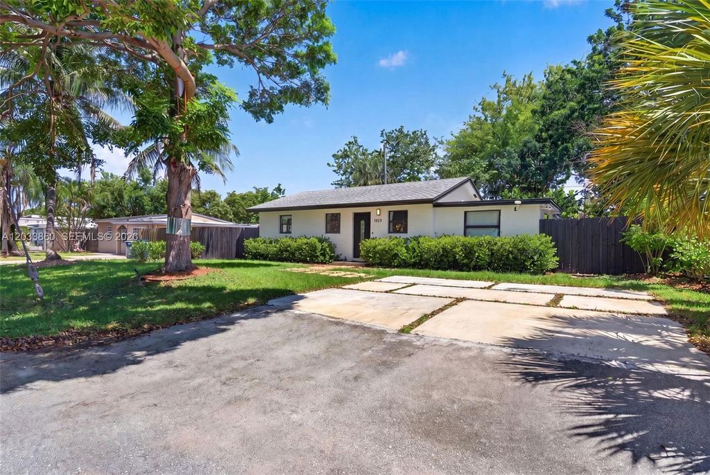 1464 NE 28th Street, Pompano Beach, FL 33064
