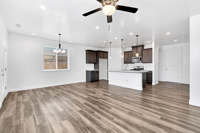 1148 Summit Court, Madera, CA 93638