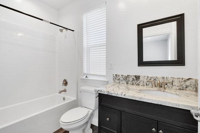 1148 Summit Court, Madera, CA 93638
