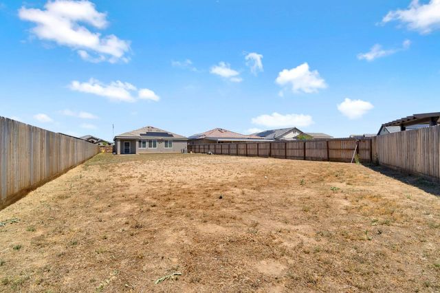 1148 Summit Court, Madera, CA 93638