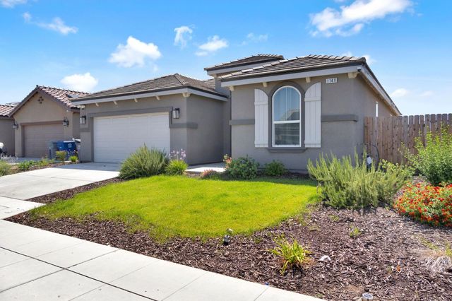 1148 Summit Court, Madera, CA 93638