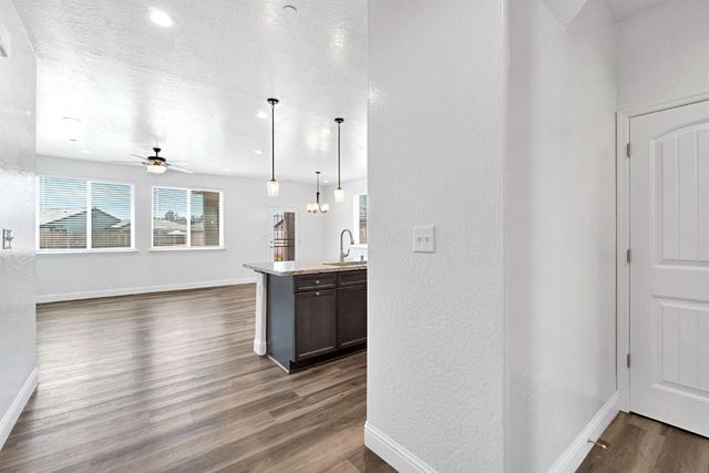 1148 Summit Court, Madera, CA 93638