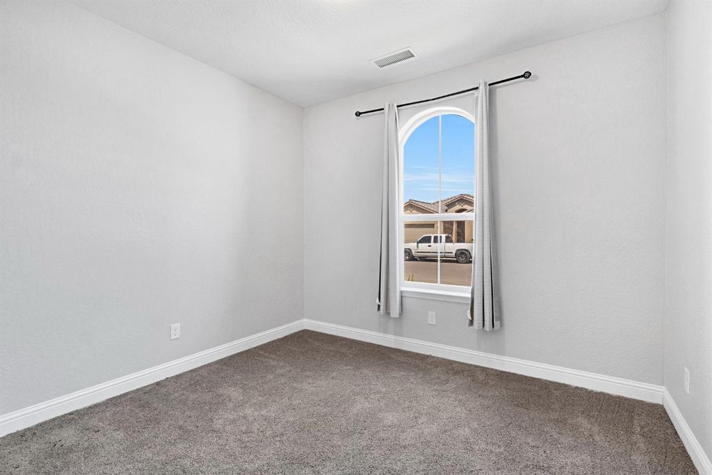 Image 19 of property listing at 1148 Summit Court, Madera, CA 93638