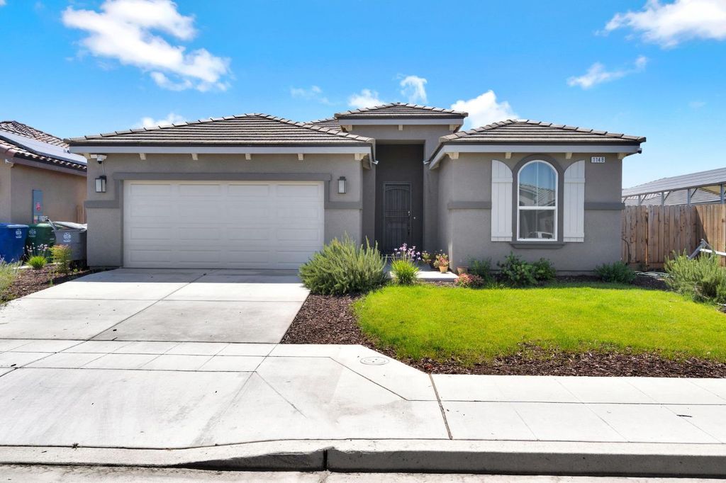 Image 2 of property listing at 1148 Summit Court, Madera, CA 93638