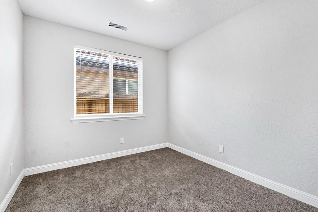 Image 21 of property listing at 1148 Summit Court, Madera, CA 93638