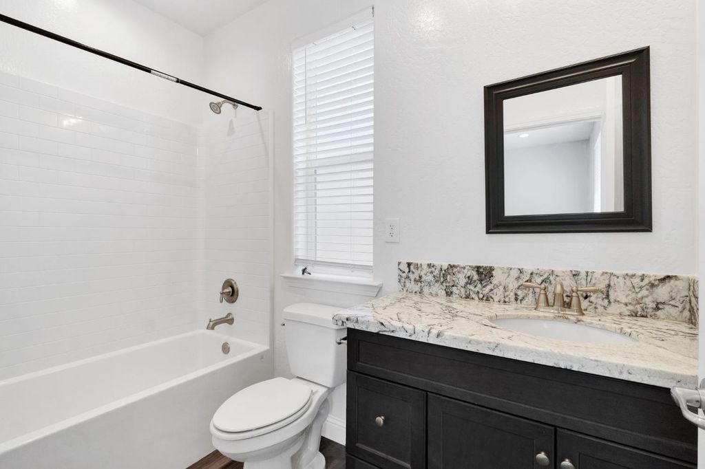 Image 27 of property listing at 1148 Summit Court, Madera, CA 93638