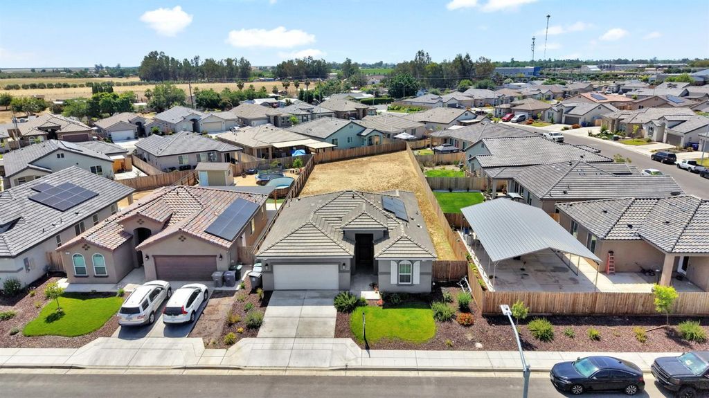 Image 33 of property listing at 1148 Summit Court, Madera, CA 93638
