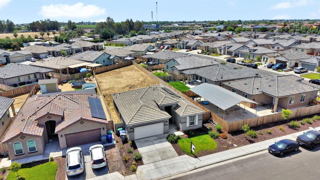 Image 36 of property listing at 1148 Summit Court, Madera, CA 93638