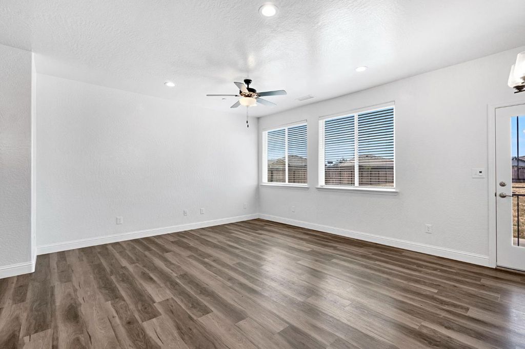 Image 9 of property listing at 1148 Summit Court, Madera, CA 93638
