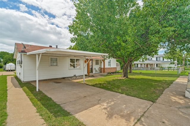709 Charles Street, Weatherford, TX 76086
