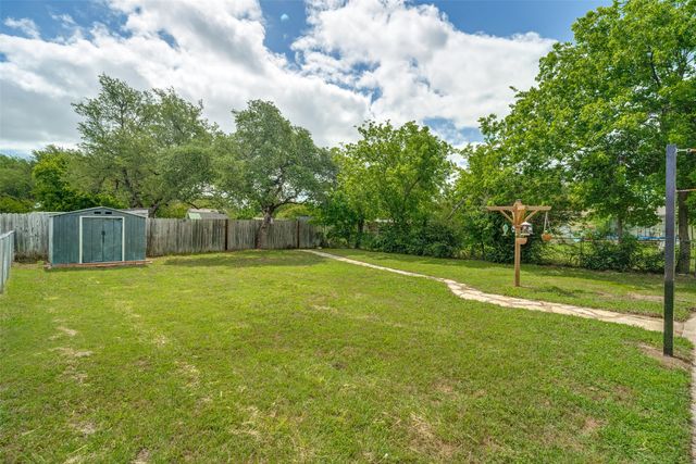 709 Charles Street, Weatherford, TX 76086