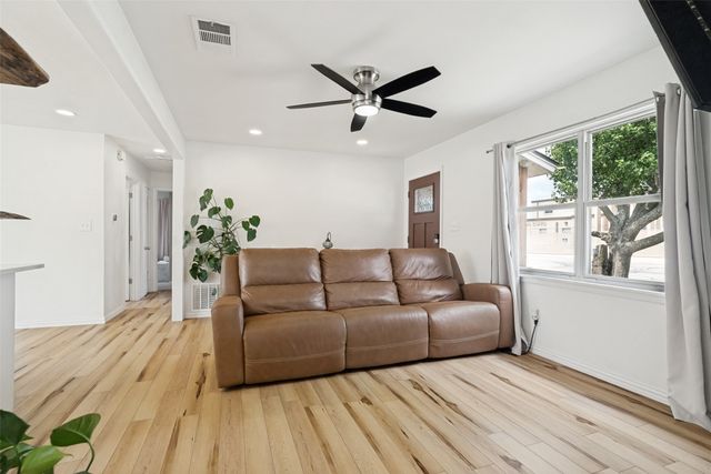709 Charles Street, Weatherford, TX 76086