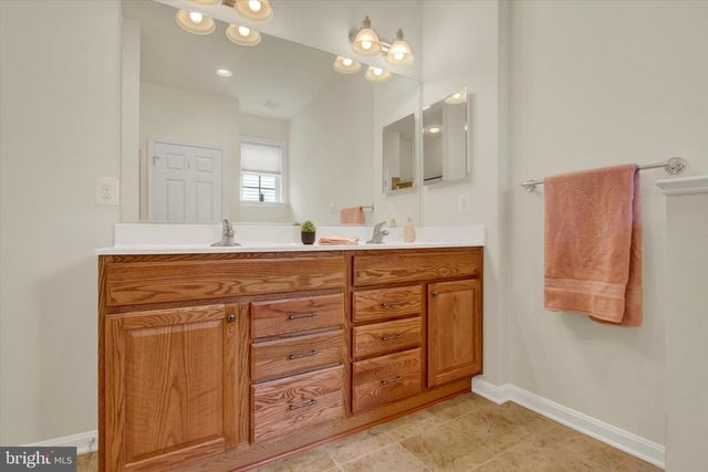 120 WOODHAVEN DR, Gettysburg, PA 17325