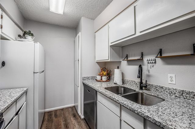 1900 Bay Area Boulevard 136, Houston, TX 77058