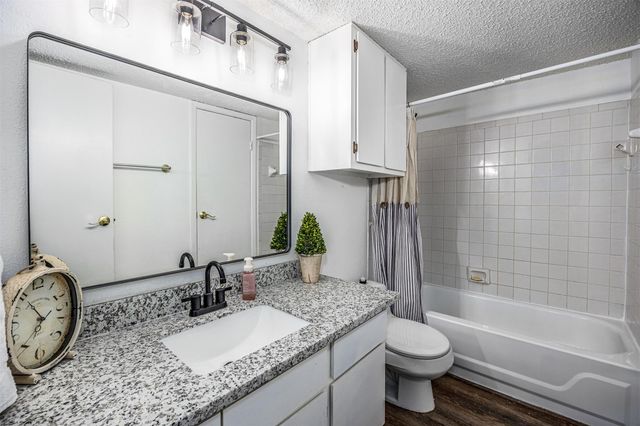 1900 Bay Area Boulevard 136, Houston, TX 77058