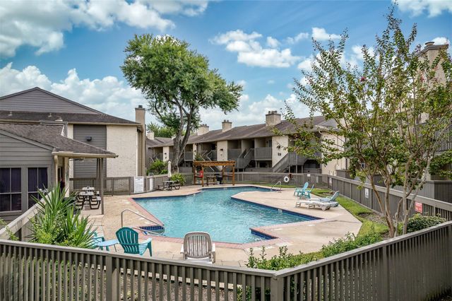 1900 Bay Area Boulevard 136, Houston, TX 77058