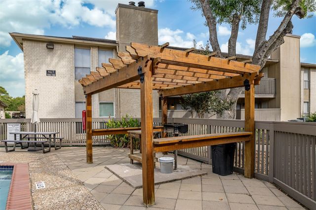 1900 Bay Area Boulevard 136, Houston, TX 77058