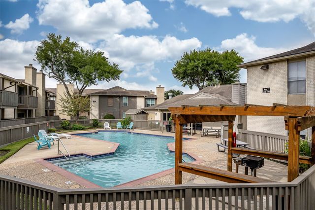1900 Bay Area Boulevard 136, Houston, TX 77058