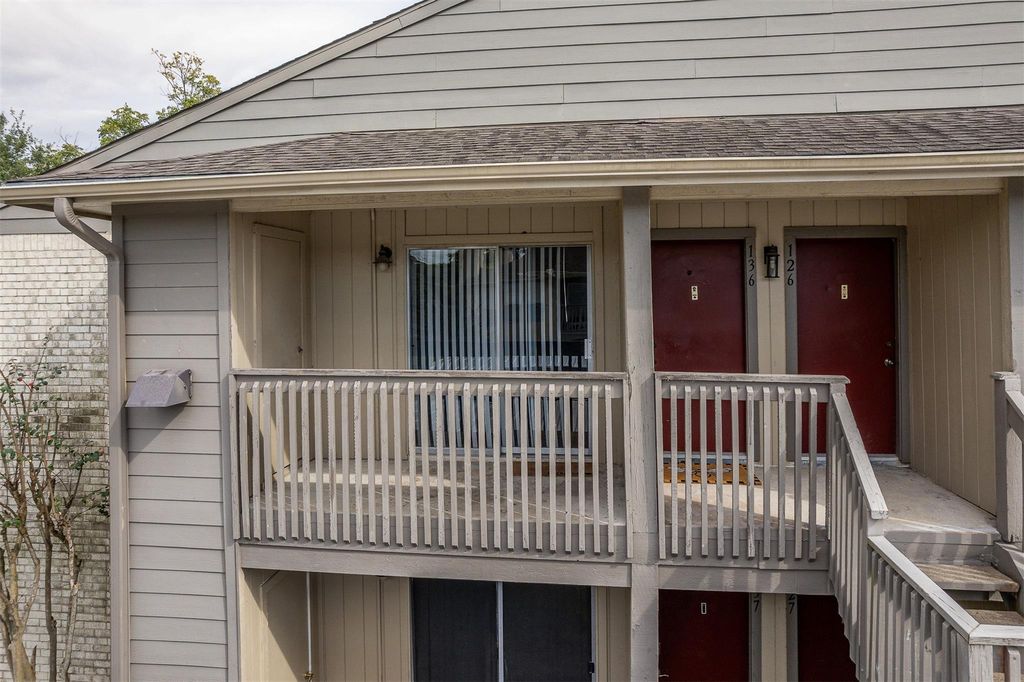 1900 Bay Area Boulevard 136, Houston, TX 77058