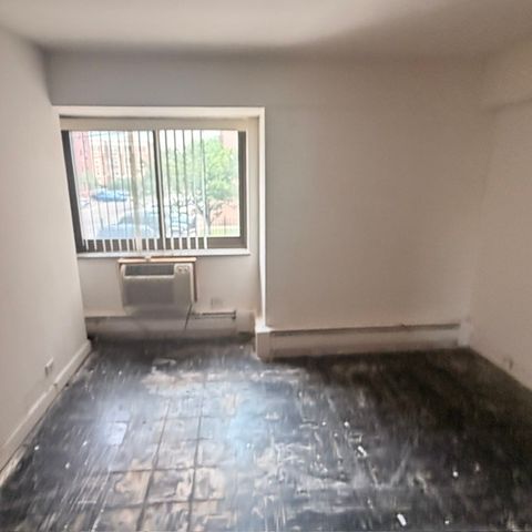 7337 S South Shore Drive 220, Chicago, IL 60649