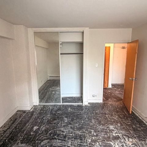 7337 S South Shore Drive 220, Chicago, IL 60649