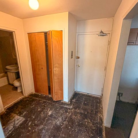 7337 S South Shore Drive 220, Chicago, IL 60649