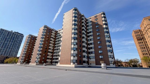 7337 S South Shore Drive 220, Chicago, IL 60649