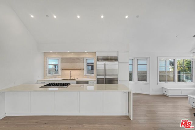 24 Dudley Avenue, Venice (los Angeles), CA 90291