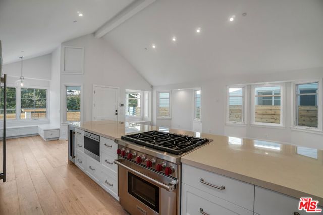 24 Dudley Avenue, Venice (los Angeles), CA 90291