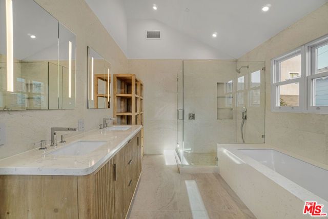 24 Dudley Avenue, Venice (los Angeles), CA 90291