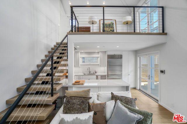 24 Dudley Avenue, Venice (los Angeles), CA 90291