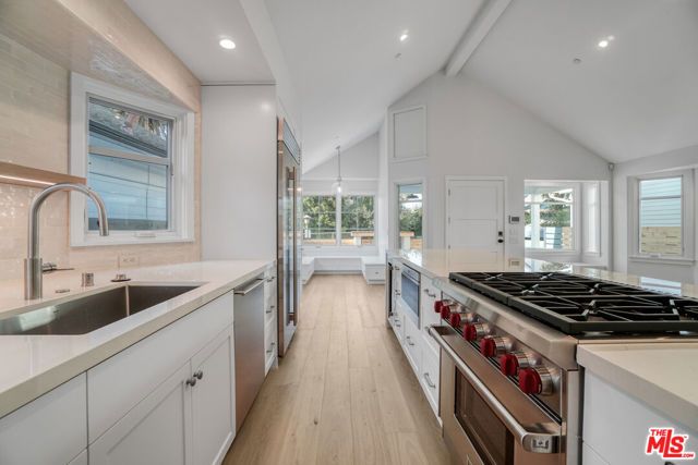 24 Dudley Avenue, Venice (los Angeles), CA 90291