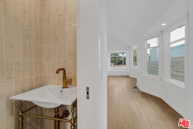 24 Dudley Avenue, Venice (los Angeles), CA 90291