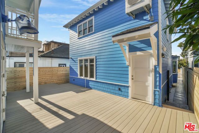 24 Dudley Avenue, Venice (los Angeles), CA 90291