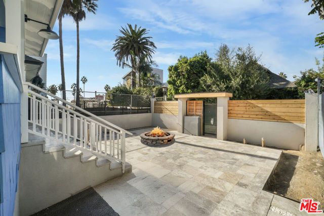 24 Dudley Avenue, Venice (los Angeles), CA 90291