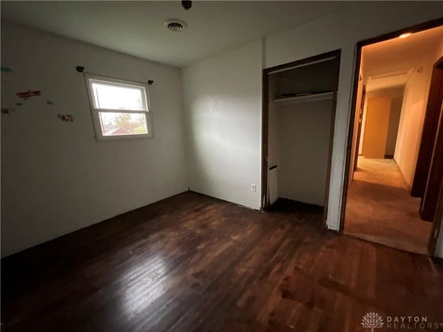 607 Kirkwood Drive, Fairborn, OH 45324