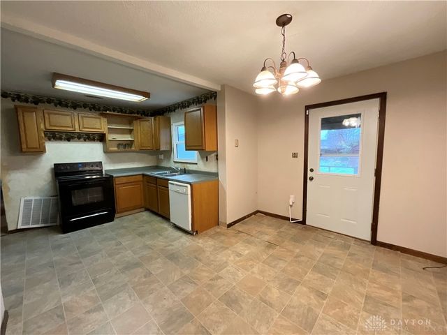 607 Kirkwood Drive, Fairborn, OH 45324