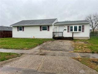 607 Kirkwood Drive, Fairborn, OH 45324