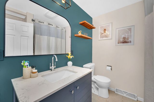 24333 S Valley Drive, Channahon, IL 60410